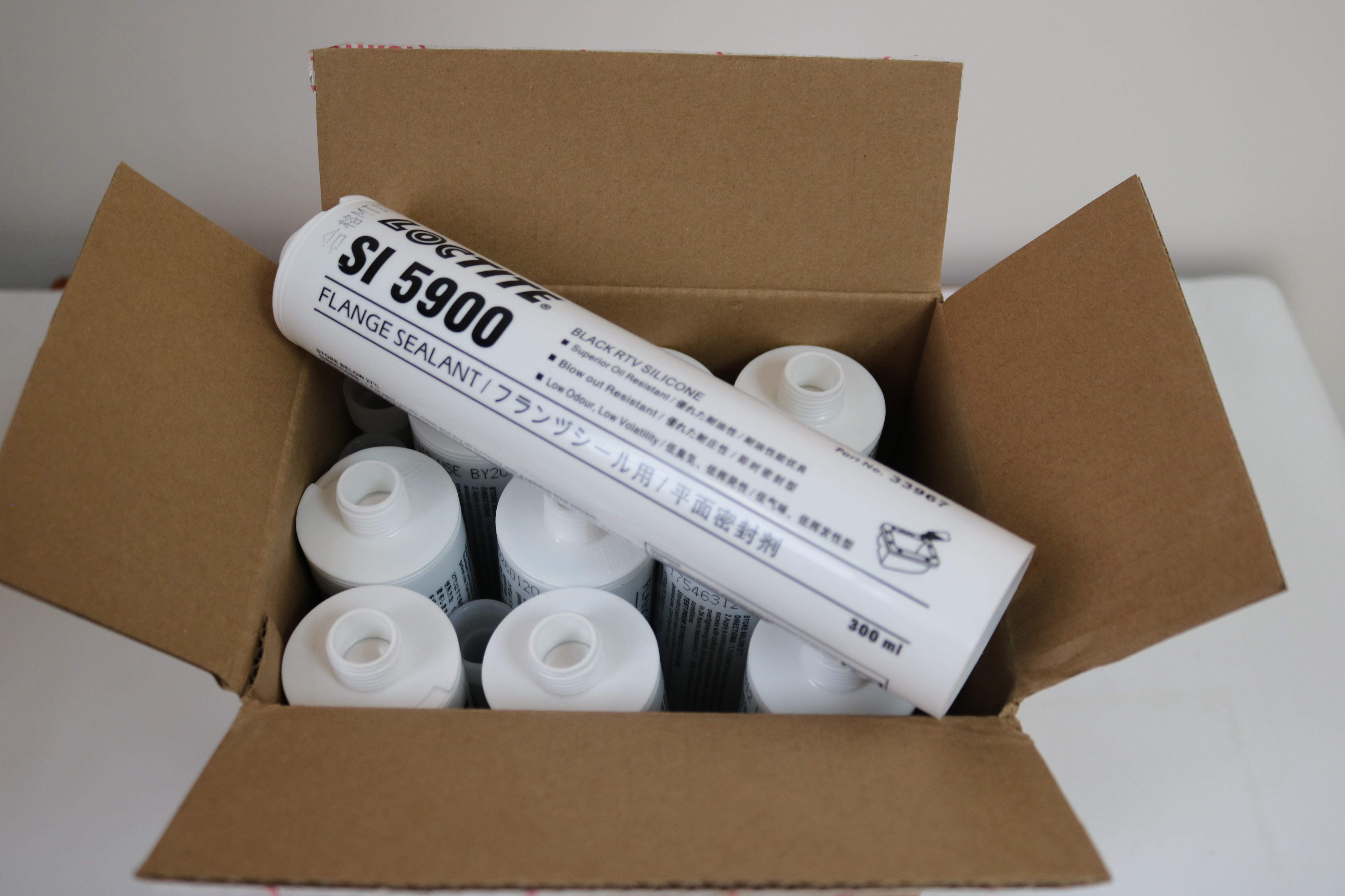 FM26 50 ml, 300 ml, Loctiter SI 5910 SIGILLANTE per flange in silicone con grande resistenza all'olio per superfici fuse 